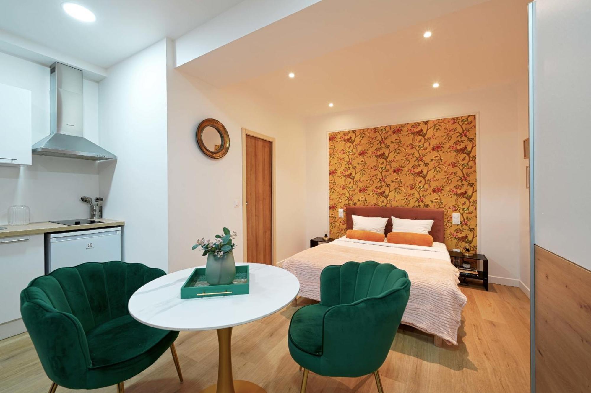 Apartamento Modern Renovated Studio With A Touch Of Gilded Glamour Central París Exterior foto