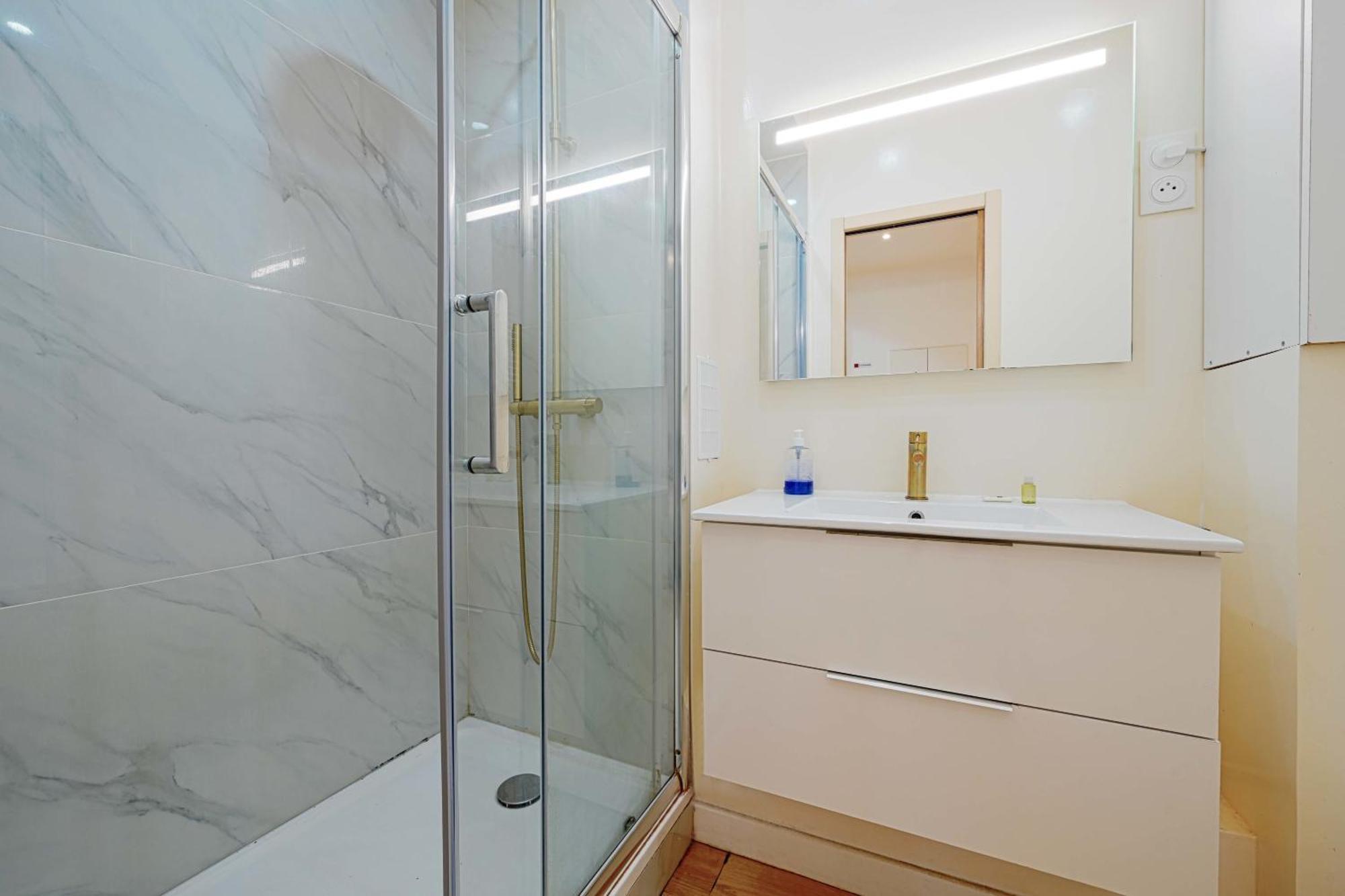 Apartamento Modern Renovated Studio With A Touch Of Gilded Glamour Central París Exterior foto