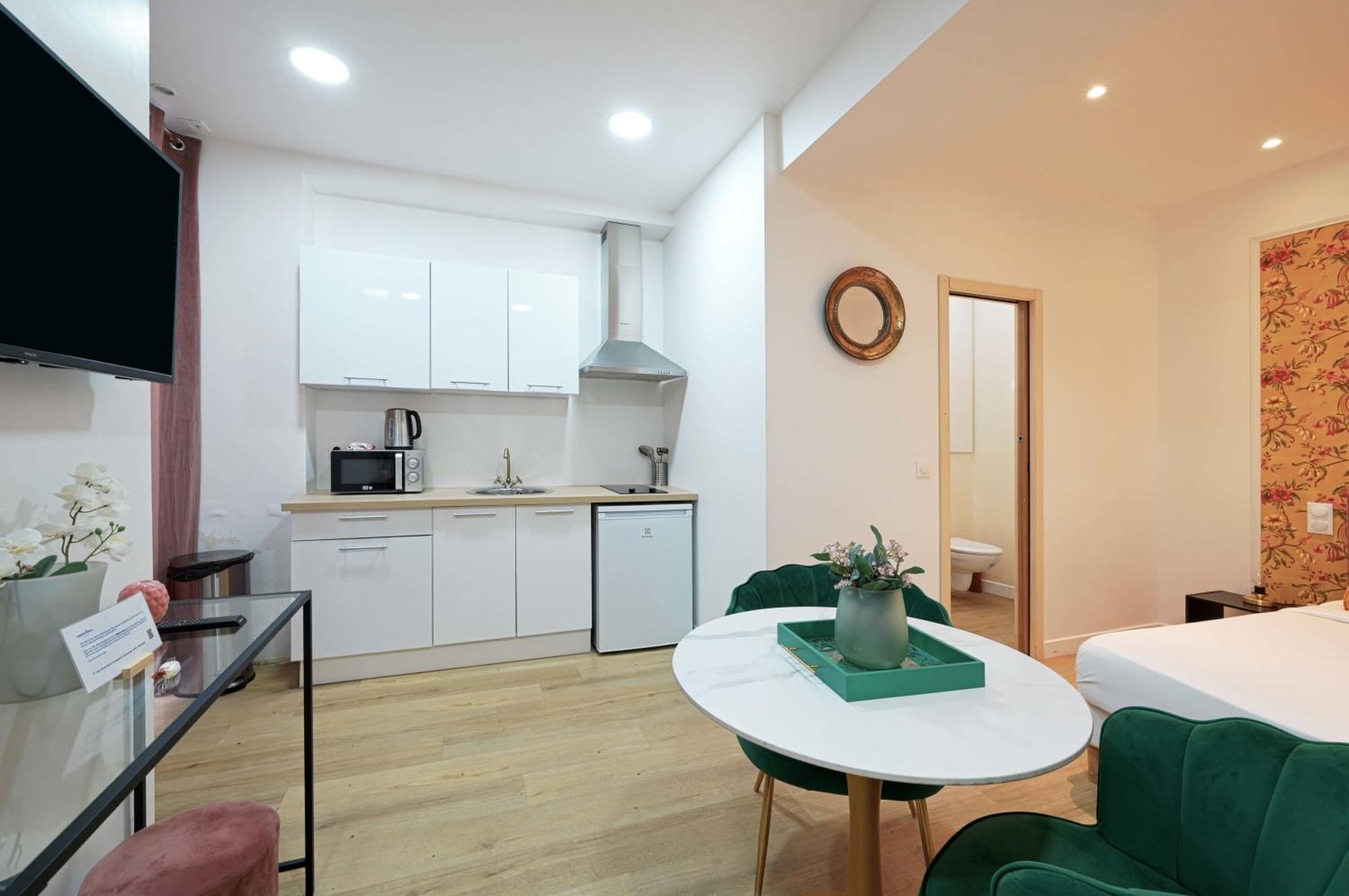 Apartamento Modern Renovated Studio With A Touch Of Gilded Glamour Central París Exterior foto